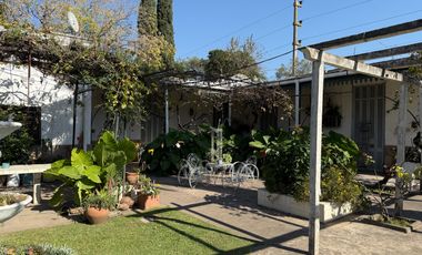 Casa en venta con parque en Alvear, Santa Fe.