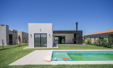 Casa en venta en  Barrio San Felipe Canning