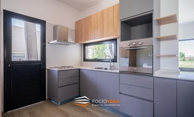 Casa en venta en  Barrio San Felipe Canning