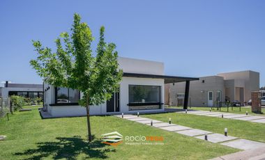 Casa en venta en  Barrio San Felipe Canning