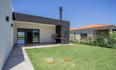 Casa en venta en  Barrio San Felipe Canning
