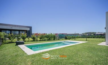 Casa en venta en  Barrio San Felipe Canning