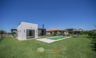 Casa en venta en  Barrio San Felipe Canning