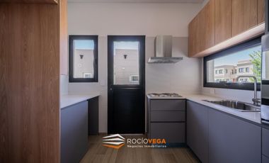 Casa en venta en  Barrio San Felipe Canning