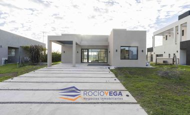 Casa en venta en  Barrio San Felipe Canning