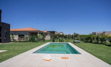 Casa en venta en  Barrio San Felipe Canning