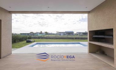 Casa en venta en  Barrio San Felipe Canning