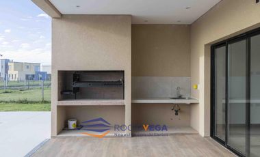 Casa en venta en  Barrio San Felipe Canning