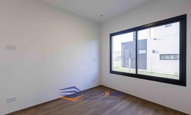 Casa en venta en  Barrio San Felipe Canning