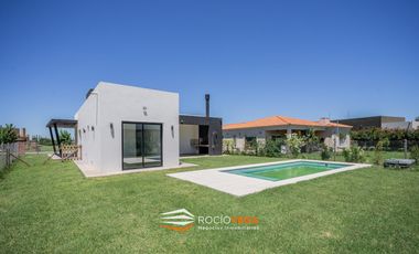 Casa en venta en  Barrio San Felipe Canning