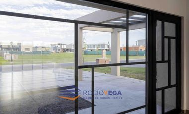 Casa en venta en  Barrio San Felipe Canning