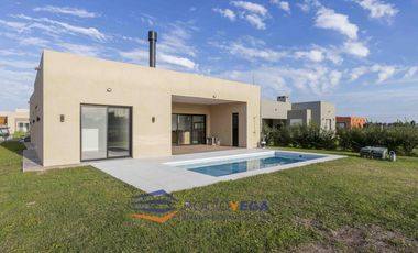 Casa en venta en  Barrio San Felipe Canning