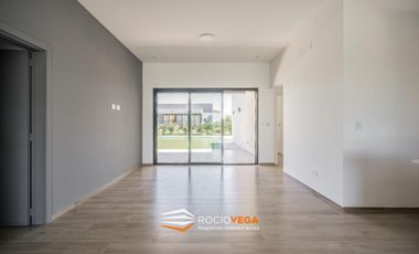 Casa en venta en  Barrio San Felipe Canning