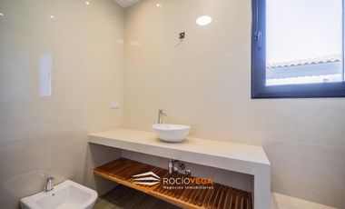 Casa en venta en  Barrio San Felipe Canning