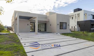 Casa en venta en  Barrio San Felipe Canning