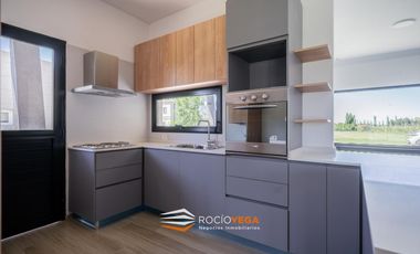 Casa en venta en  Barrio San Felipe Canning