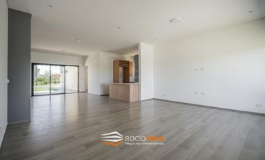 Casa en venta en  Barrio San Felipe Canning