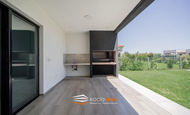 Casa en venta en  Barrio San Felipe Canning