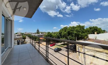 Alquiler en San Pedro - Amplio, Moderno y Luminoso 3 Ambientes con Balcón al Frente