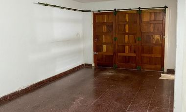 Chalet Familiar con Amplio Jardín en Colinas de Peralta Ramos