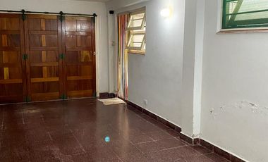Chalet Familiar con Amplio Jardín en Colinas de Peralta Ramos