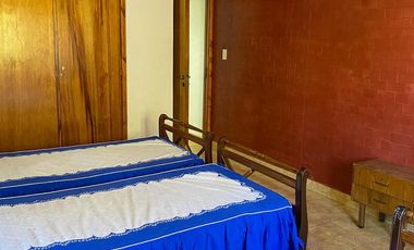 Chalet Familiar con Amplio Jardín en Colinas de Peralta Ramos