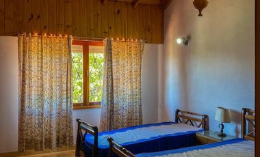 Chalet Familiar con Amplio Jardín en Colinas de Peralta Ramos