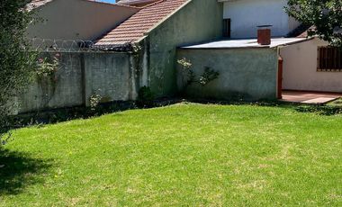 Chalet Familiar con Amplio Jardín en Colinas de Peralta Ramos