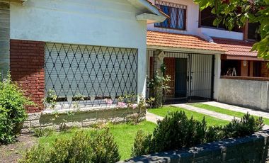 Chalet Familiar con Amplio Jardín en Colinas de Peralta Ramos