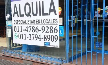 Local con 8 mts. de Vidriera sobre Avenida Corrientes 1800. Zona Teatros y de Gastronomia