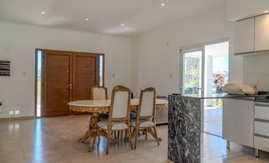 Venta Casa Santa Fe - Country Los Molinos -