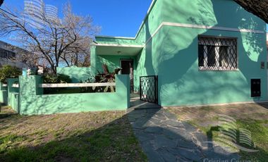 Casa 2 Ambientes con Jardin en Venta en Munro