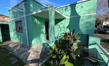 Casa 2 Ambientes con Jardin en Venta en Munro