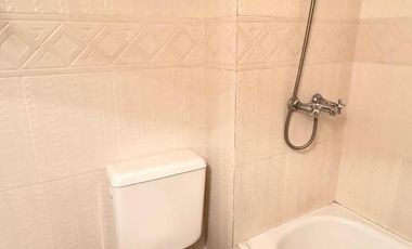 Amplio departamento de 3 dormitorios + dependencia, Muñecas al 400, Barrio Norte