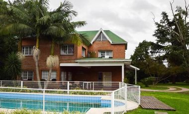 Casaquinta zona Cruce Varela