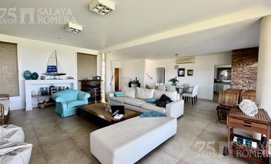 Casa Isla Santa Monica  5 Dormitorios  3 Pisos