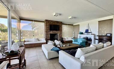 Casa Isla Santa Monica  5 Dormitorios  3 Pisos