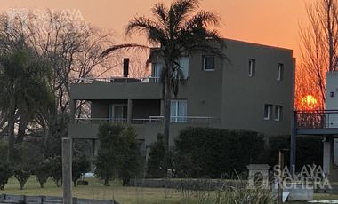 Casa Isla Santa Monica  5 Dormitorios  3 Pisos