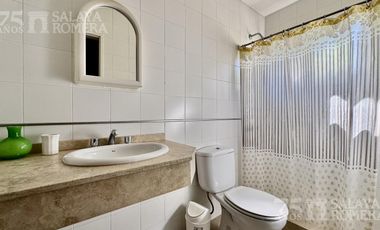 Casa Isla Santa Monica  5 Dormitorios  3 Pisos