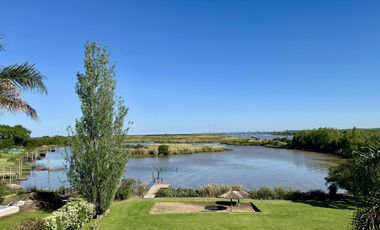 Casa Isla Santa Monica  5 Dormitorios  3 Pisos