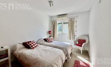 Casa Isla Santa Monica  5 Dormitorios  3 Pisos