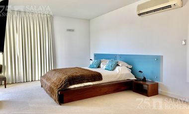 Casa Isla Santa Monica  5 Dormitorios  3 Pisos