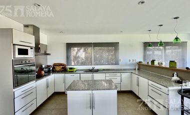 Casa Isla Santa Monica  5 Dormitorios  3 Pisos