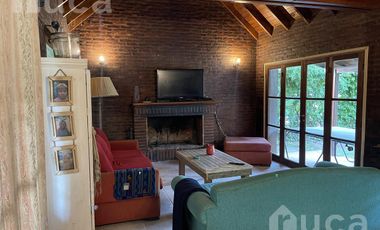 ALQ Abril-Noviembre | Confortable Casa con Jardin y Pileta en Barrio Altavista