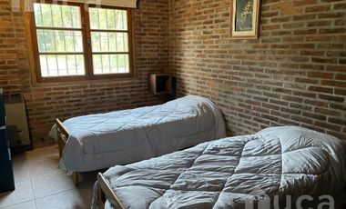 ALQ Abril-Noviembre | Confortable Casa con Jardin y Pileta en Barrio Altavista