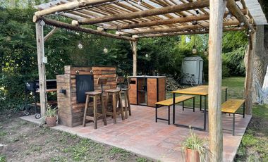 ALQ Abril-Noviembre | Confortable Casa con Jardin y Pileta en Barrio Altavista
