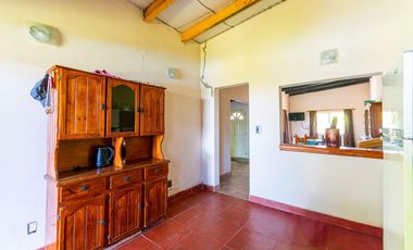 VENTA  - Casa 2 dormitorios, quincho y piscina  - Barrio Villa Elvira, Timbúes, San Lorenzo.