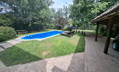 Venta de casa con pileta en General Rodriguez