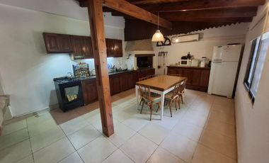 Venta de casa con pileta en General Rodriguez