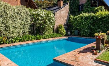 CHALET EN EXCELENTE UBICACION